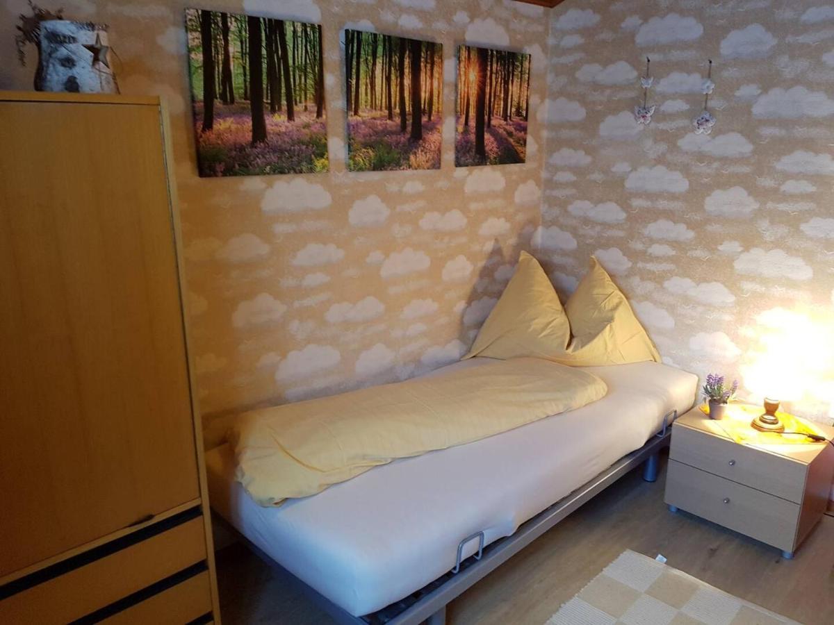 Diese Einfache Unterkunft- Bergheimat Ist Nur Fuer Backpacker- Rucksacktouristen Und Radfahrer - Huettenfeeling Im Backpackerhoues- Ganz Einfach - Ganz Unkompliziert - Ganz Relaxd Villa Linthal Exterior photo