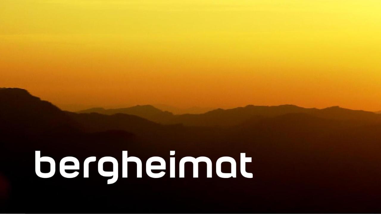 Diese Einfache Unterkunft- Bergheimat Ist Nur Fuer Backpacker- Rucksacktouristen Und Radfahrer - Huettenfeeling Im Backpackerhoues- Ganz Einfach - Ganz Unkompliziert - Ganz Relaxd Villa Linthal Exterior photo