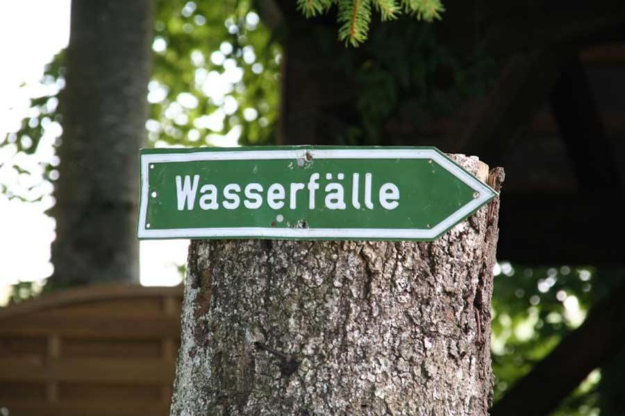 Diese Einfache Unterkunft- Bergheimat Ist Nur Fuer Backpacker- Rucksacktouristen Und Radfahrer - Huettenfeeling Im Backpackerhoues- Ganz Einfach - Ganz Unkompliziert - Ganz Relaxd Villa Linthal Exterior photo
