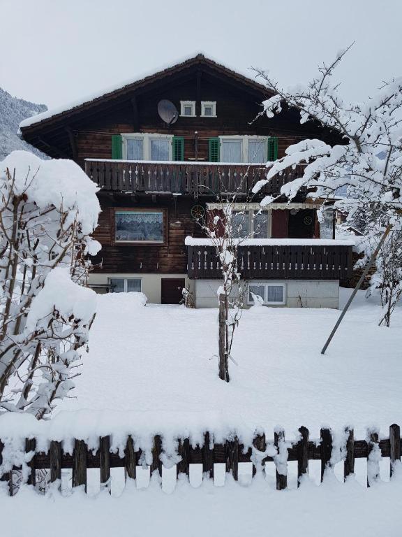 Diese Einfache Unterkunft- Bergheimat Ist Nur Fuer Backpacker- Rucksacktouristen Und Radfahrer - Huettenfeeling Im Backpackerhoues- Ganz Einfach - Ganz Unkompliziert - Ganz Relaxd Villa Linthal Exterior photo