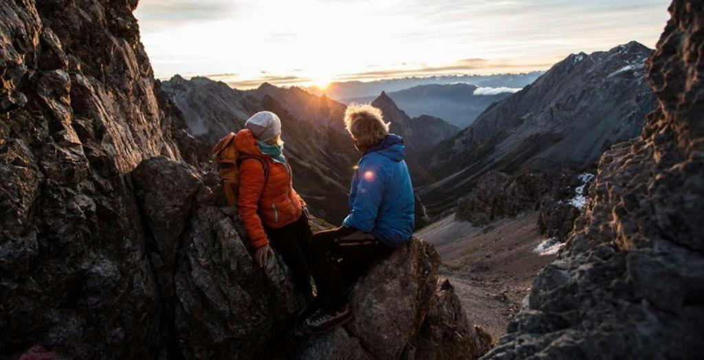 Diese Einfache Unterkunft- Bergheimat Ist Nur Fuer Backpacker- Rucksacktouristen Und Radfahrer - Huettenfeeling Im Backpackerhoues- Ganz Einfach - Ganz Unkompliziert - Ganz Relaxd Villa Linthal Exterior photo